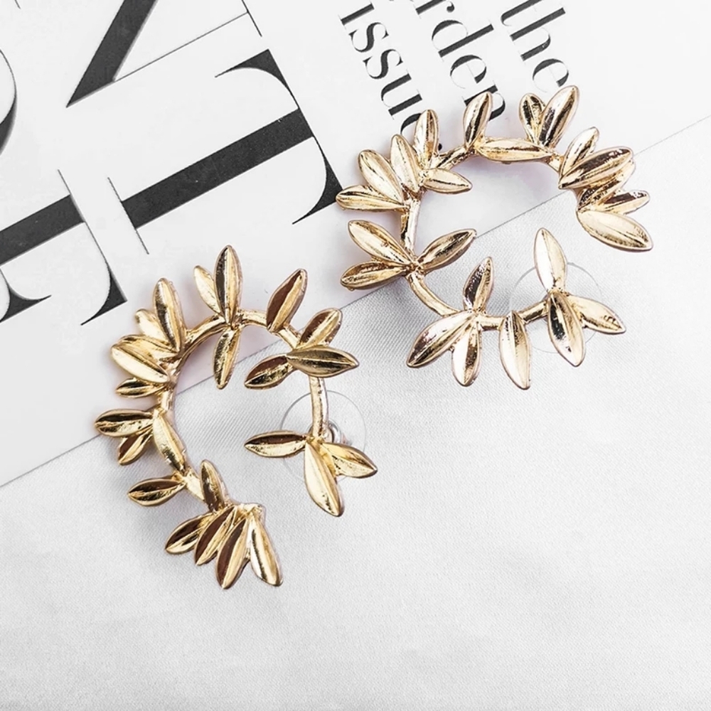 Golden Wreath Earrings - Picture 3 of 4